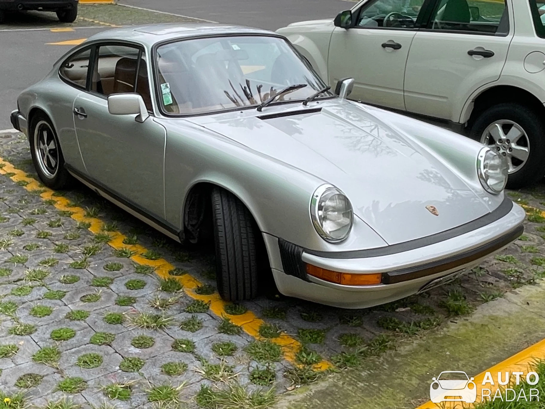 Porsche 911 Carrera 3.0 spotted in Ciudad de México, México
