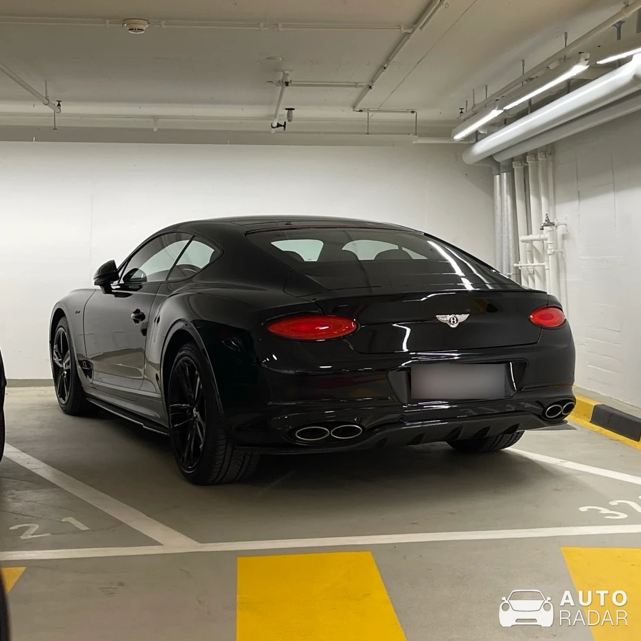 Bentley Continental GT V8 spotted in Zürich, Schweiz