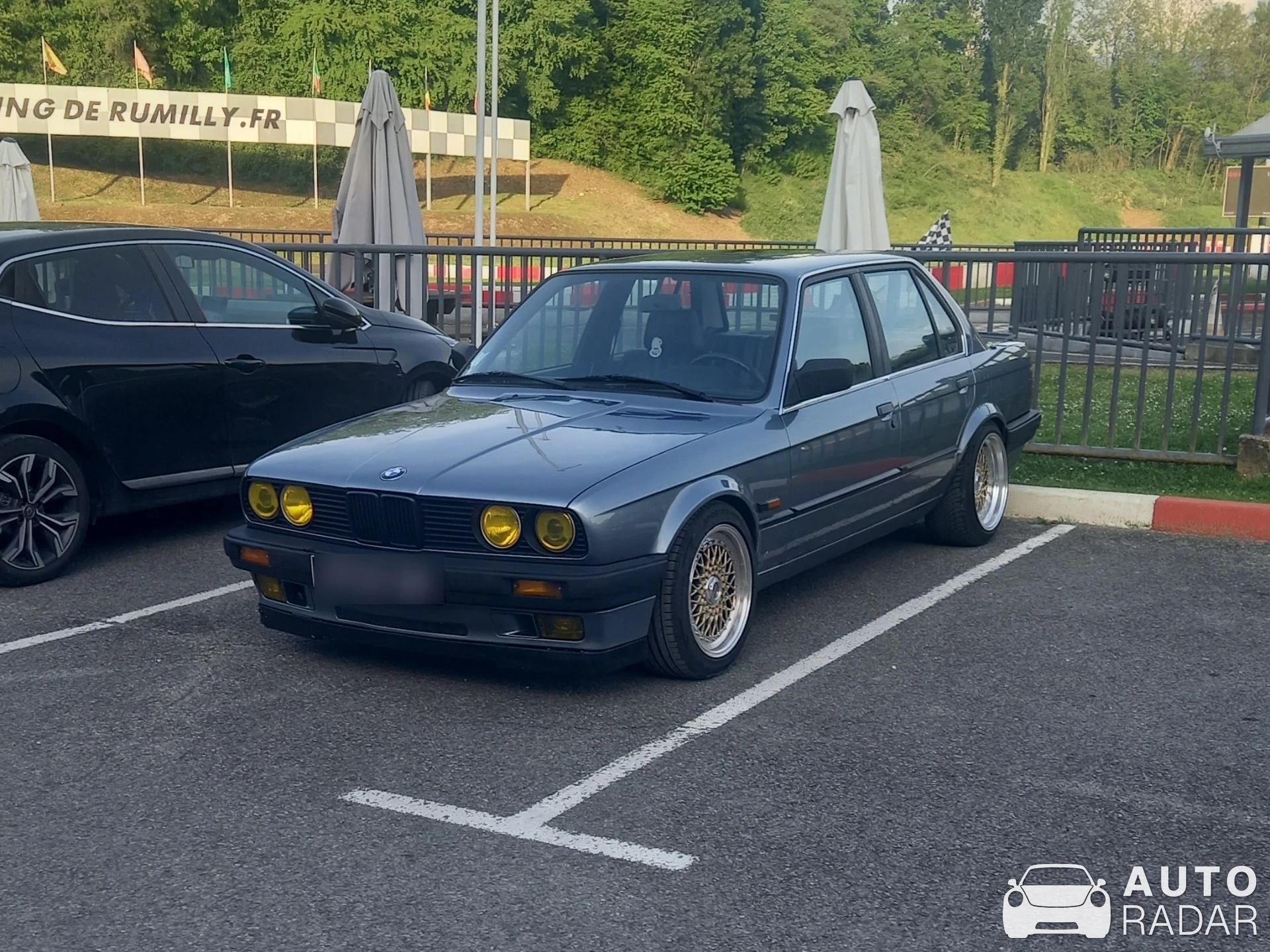 BMW 3 Series E30 spotted in Aix-les-Bains