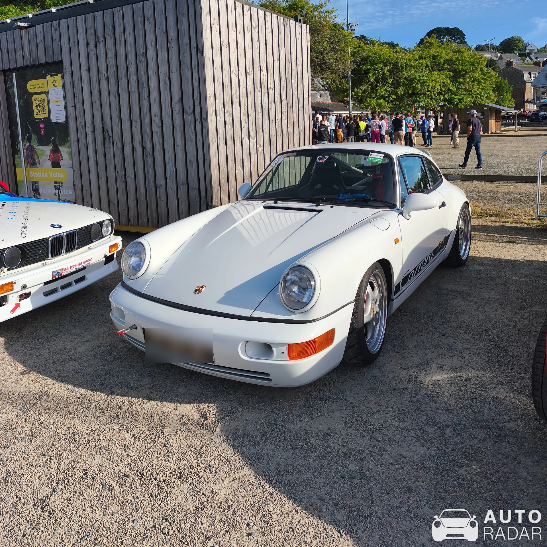 Porsche 964 Carrera RS spotted in Perros-Guirec