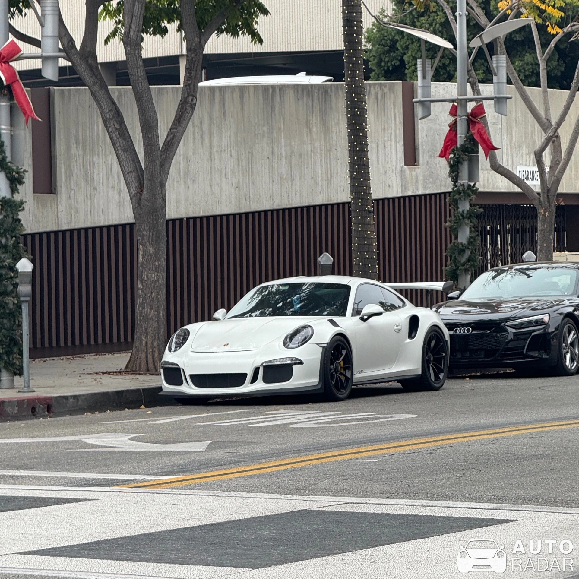 Porsche 991 GT3 RS MkI spotted in Beverly Hills, United States