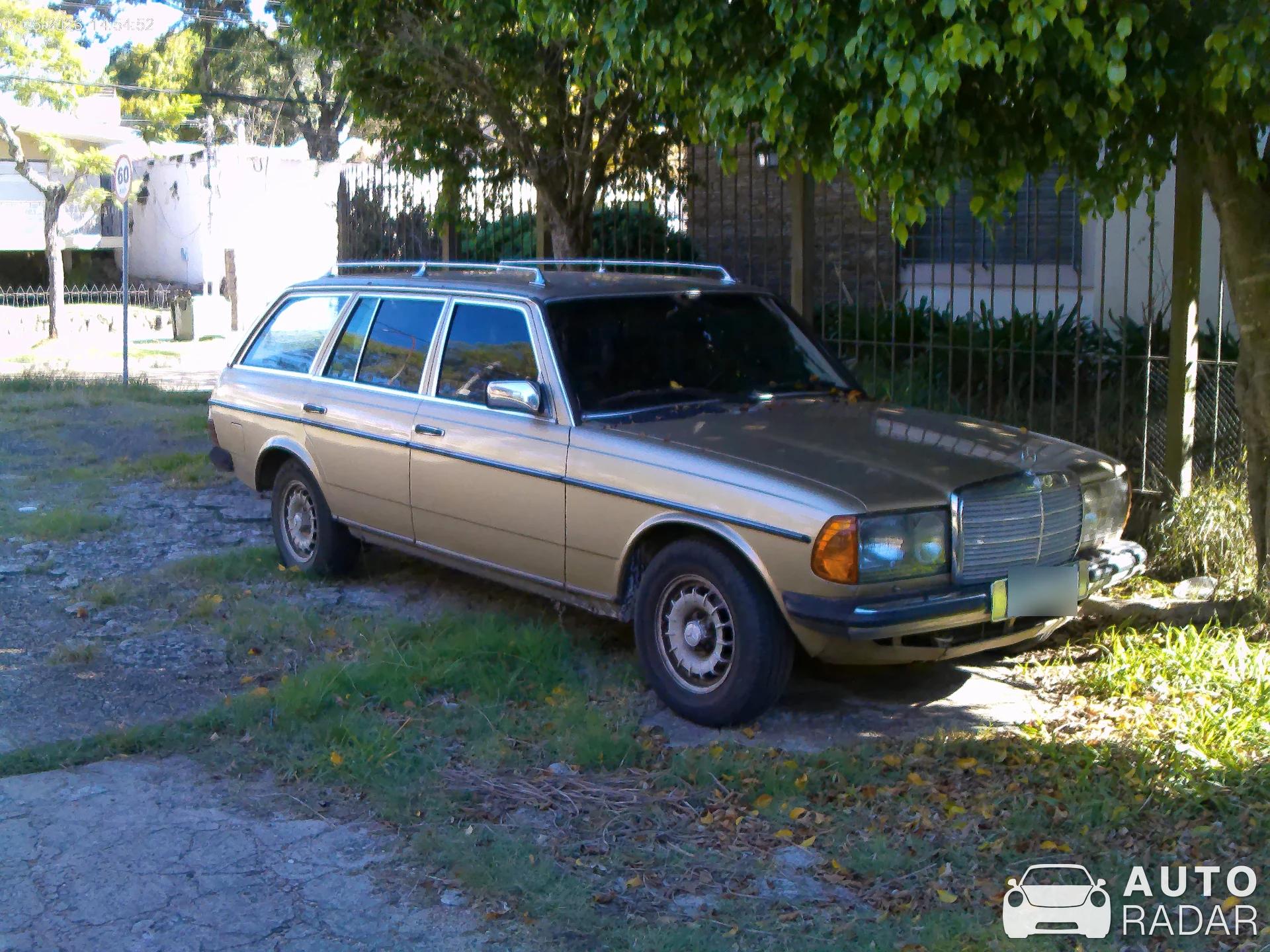 Mercedes-Benz 240 TD W123 spotted in Salto