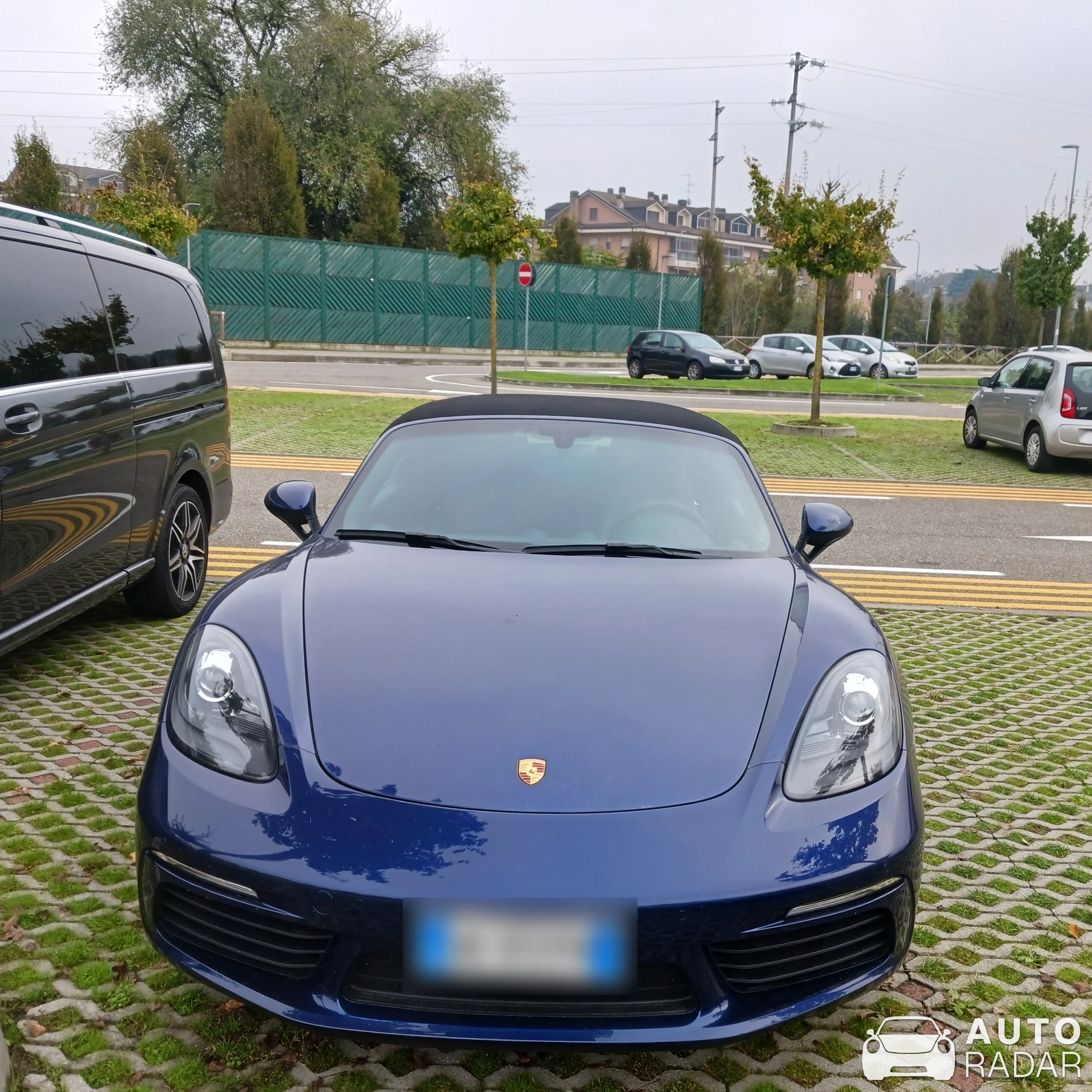 Porsche 718 Boxster spotted in Città metropolitana di Milano, Italy