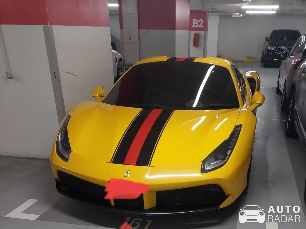 Ferrari 488 GTB spotted in Singapore, Singapore