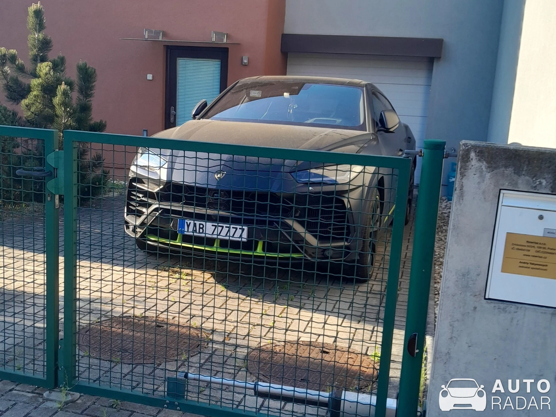 Lamborghini Urus Graphite Capsule spotted