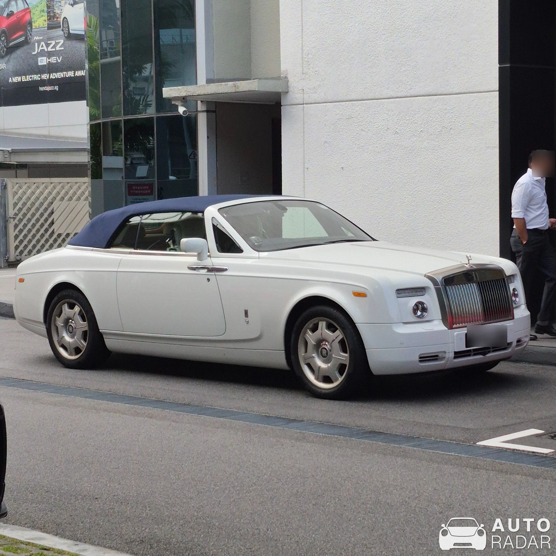 Rolls-Royce Phantom Drophead Coupé Series II spotted in Singapore