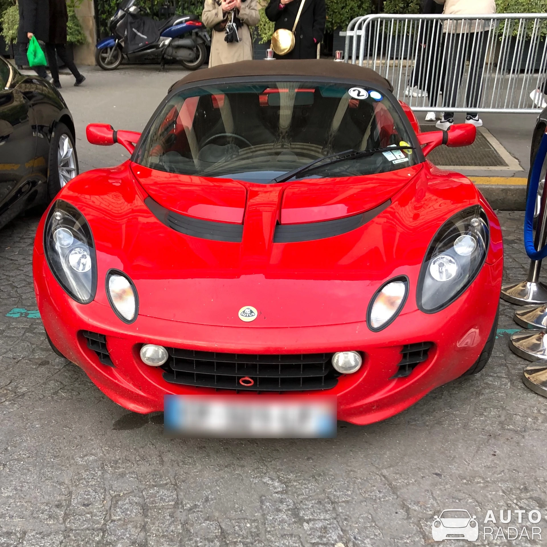Lotus Elise S1 spotted in Paris, France