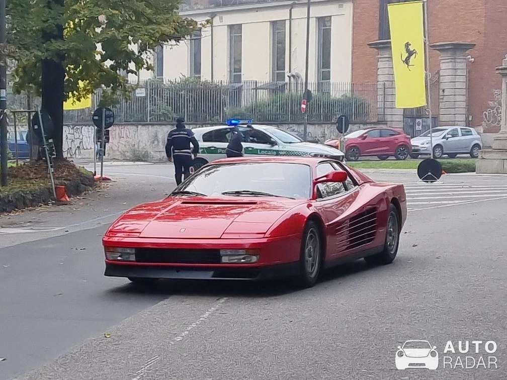 Ferrari Testarossa spotted in Milano, Italia