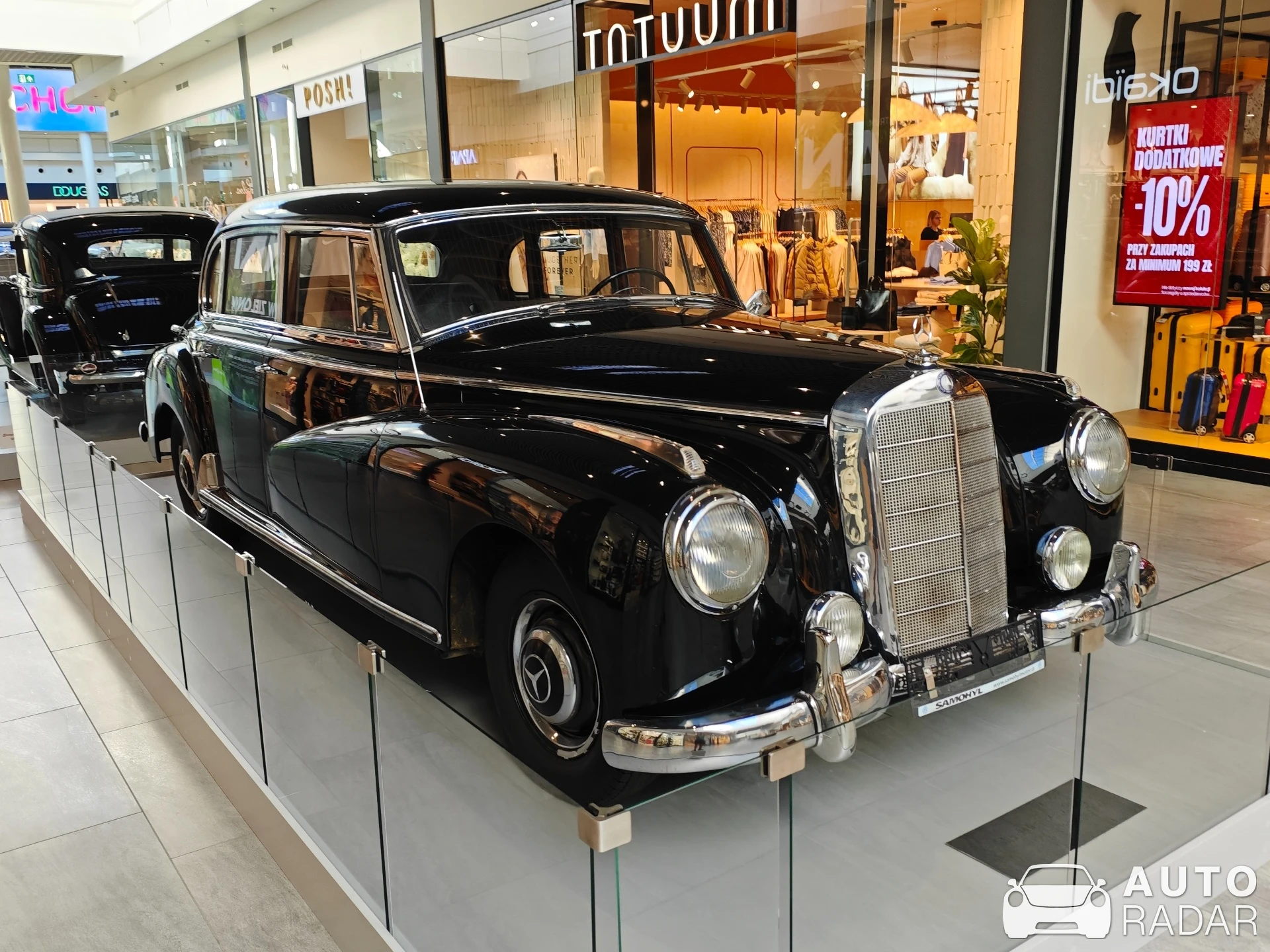 Mercedes-Benz 300 W186 spotted in Janki