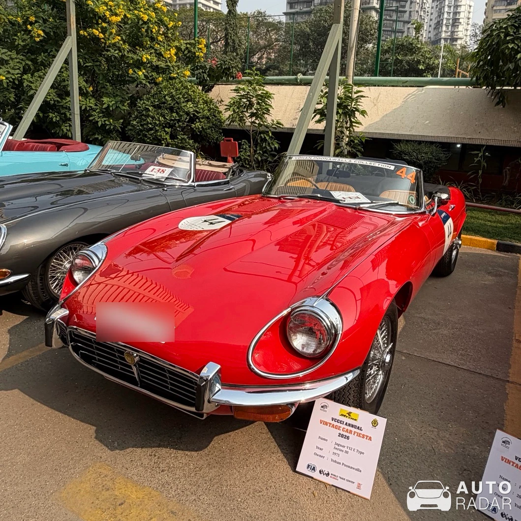 Jaguar E-Type spotted in Mumbai, India