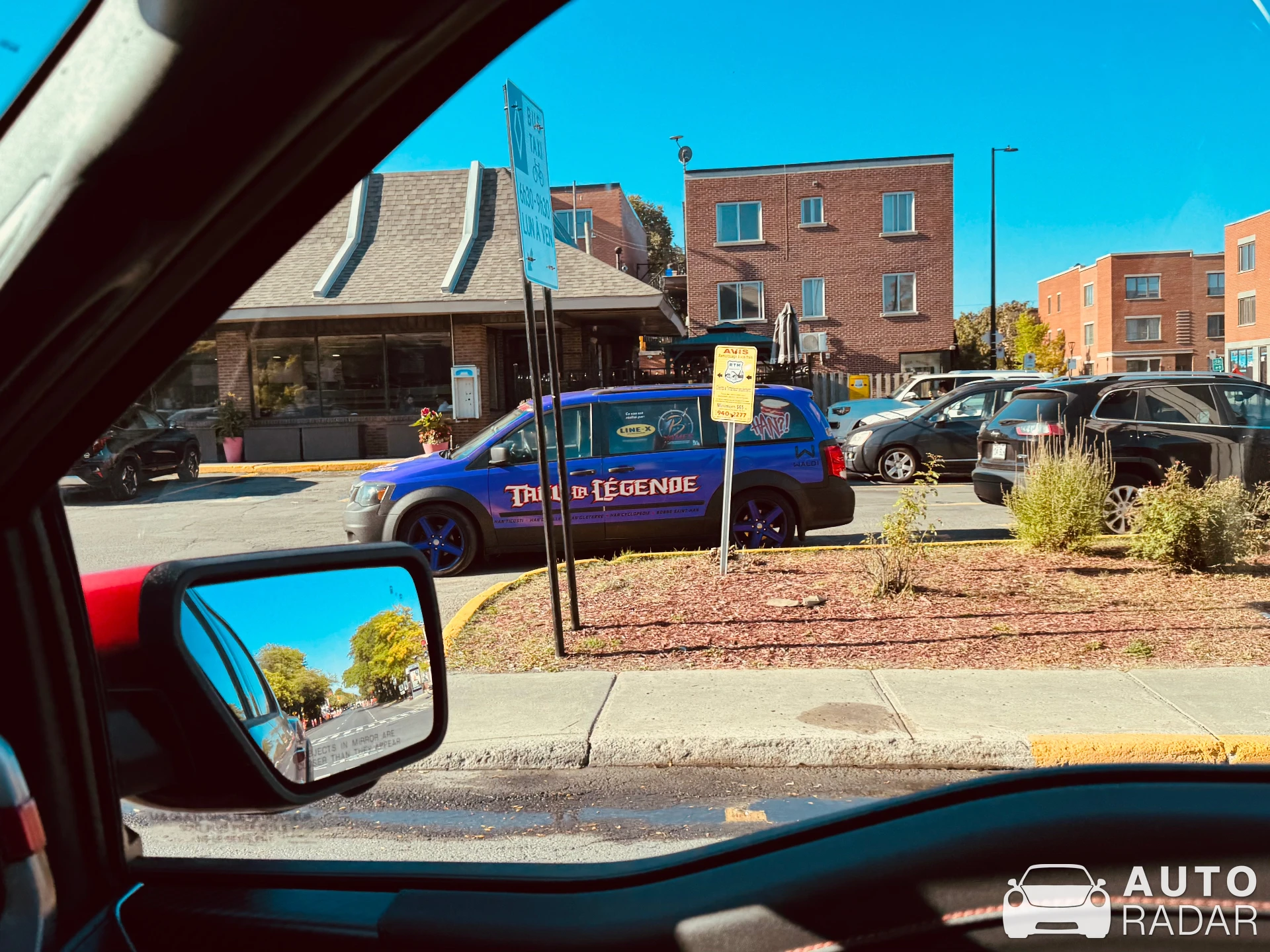 Dodge Caravan spotted in Anjou