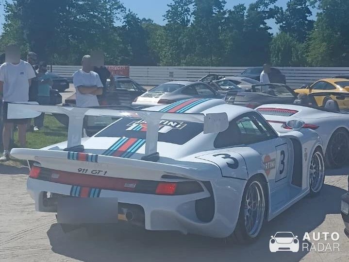 Porsche 993 GT1 spotted in Duisburg
