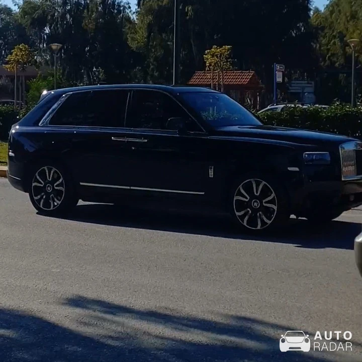 Rolls-Royce Cullinan spotted in Βούλα, Ελλάδα
