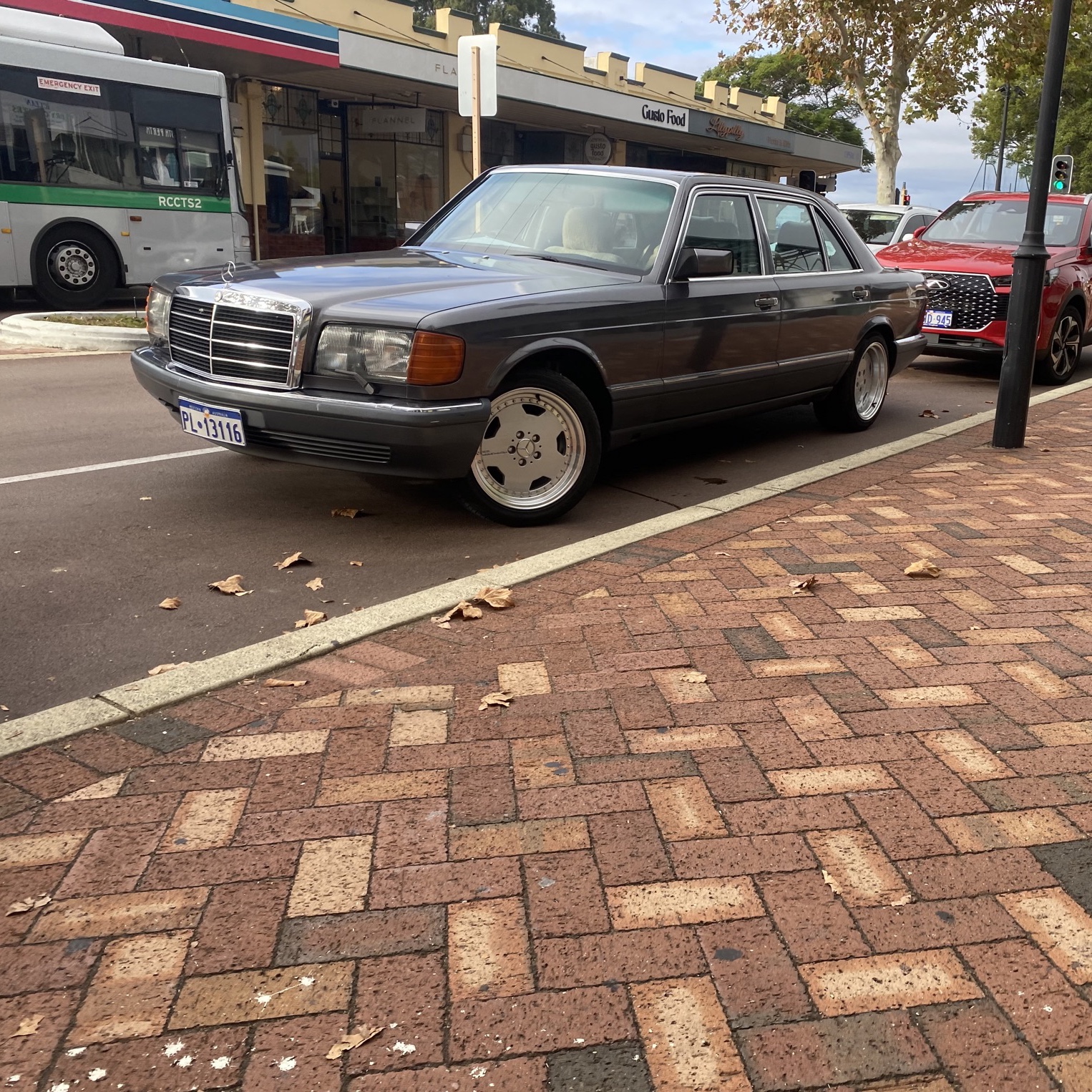 Mercedes-Benz 300 SEL 4.5