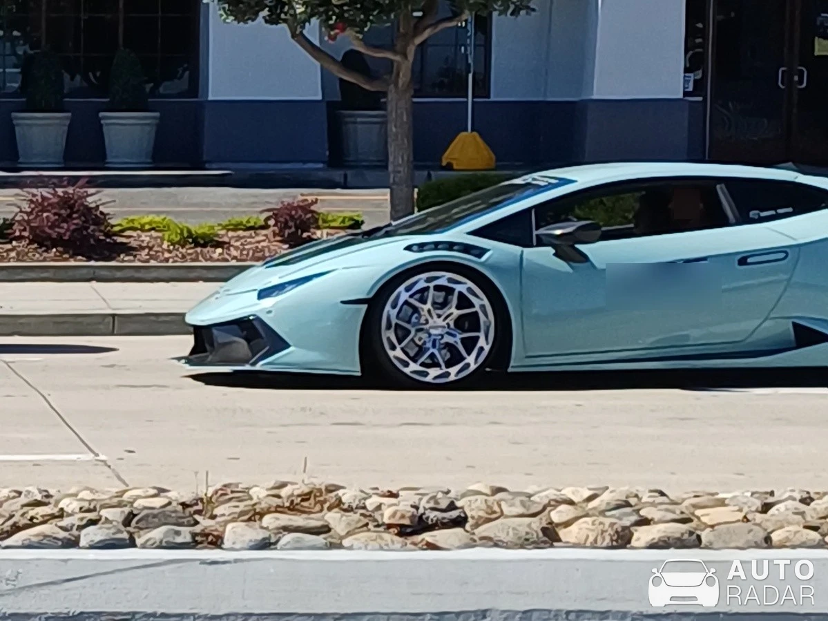 Lamborghini Huracán LP610-4 Spyder Liberty Walk spotted