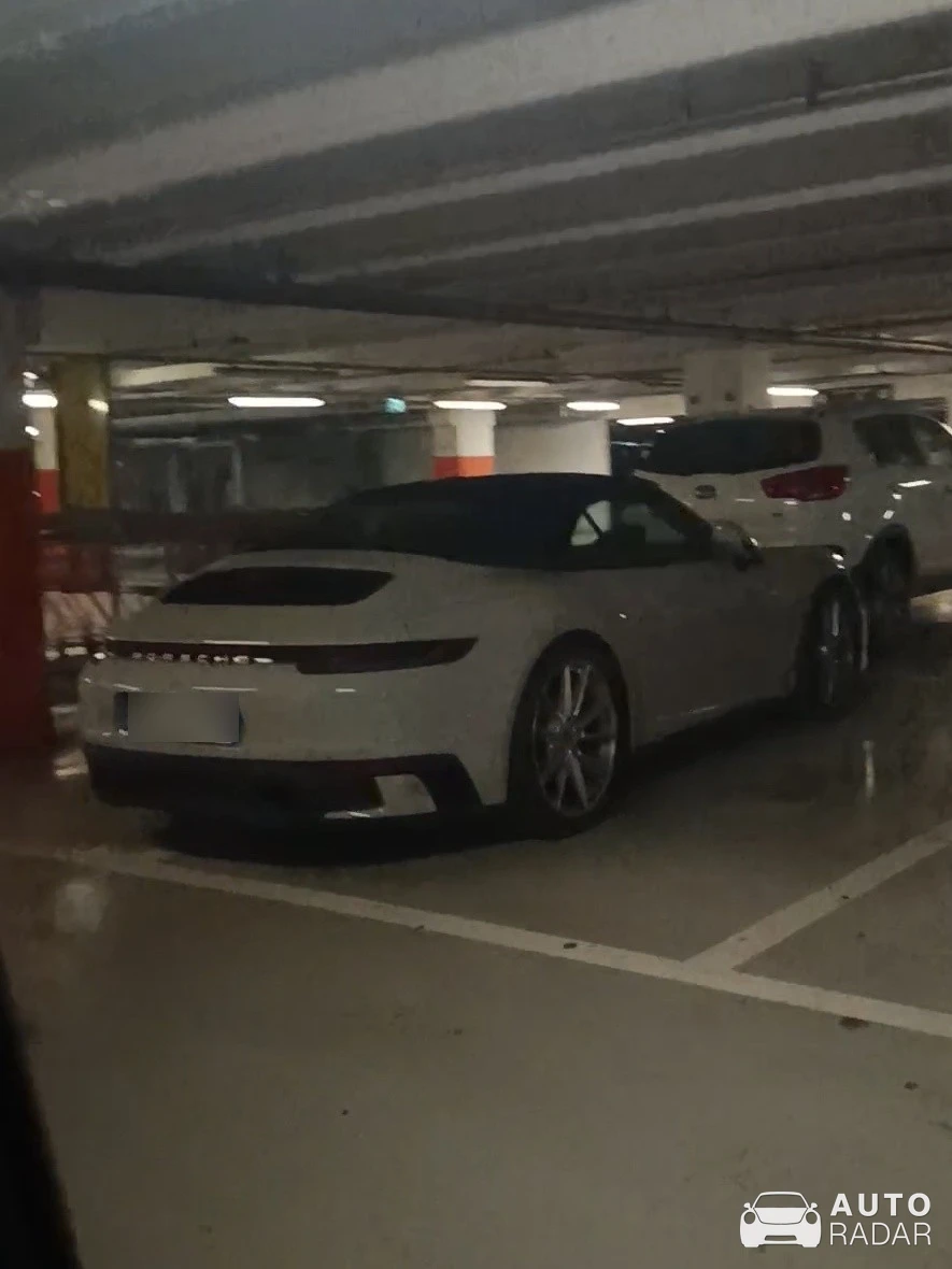 Porsche 992 Carrera S Cabriolet MkI spotted in Montevarchi, Italy