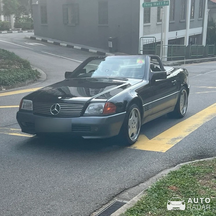 Mercedes-Benz 300SL-24 R129 spotted in Singapore