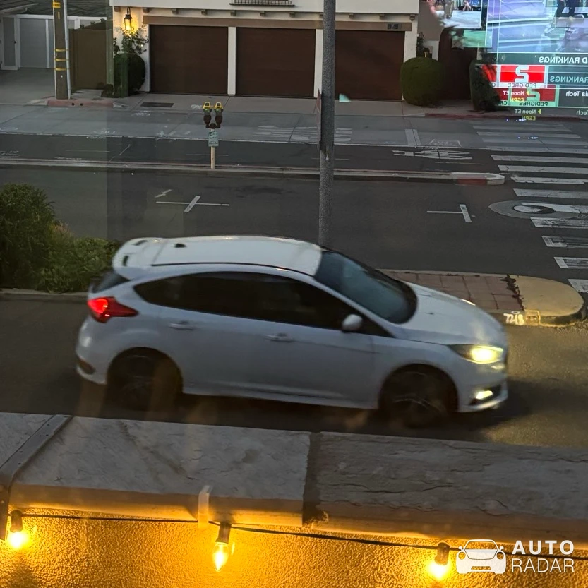 Ford Focus RS 500 spotted in Hermosa Beach