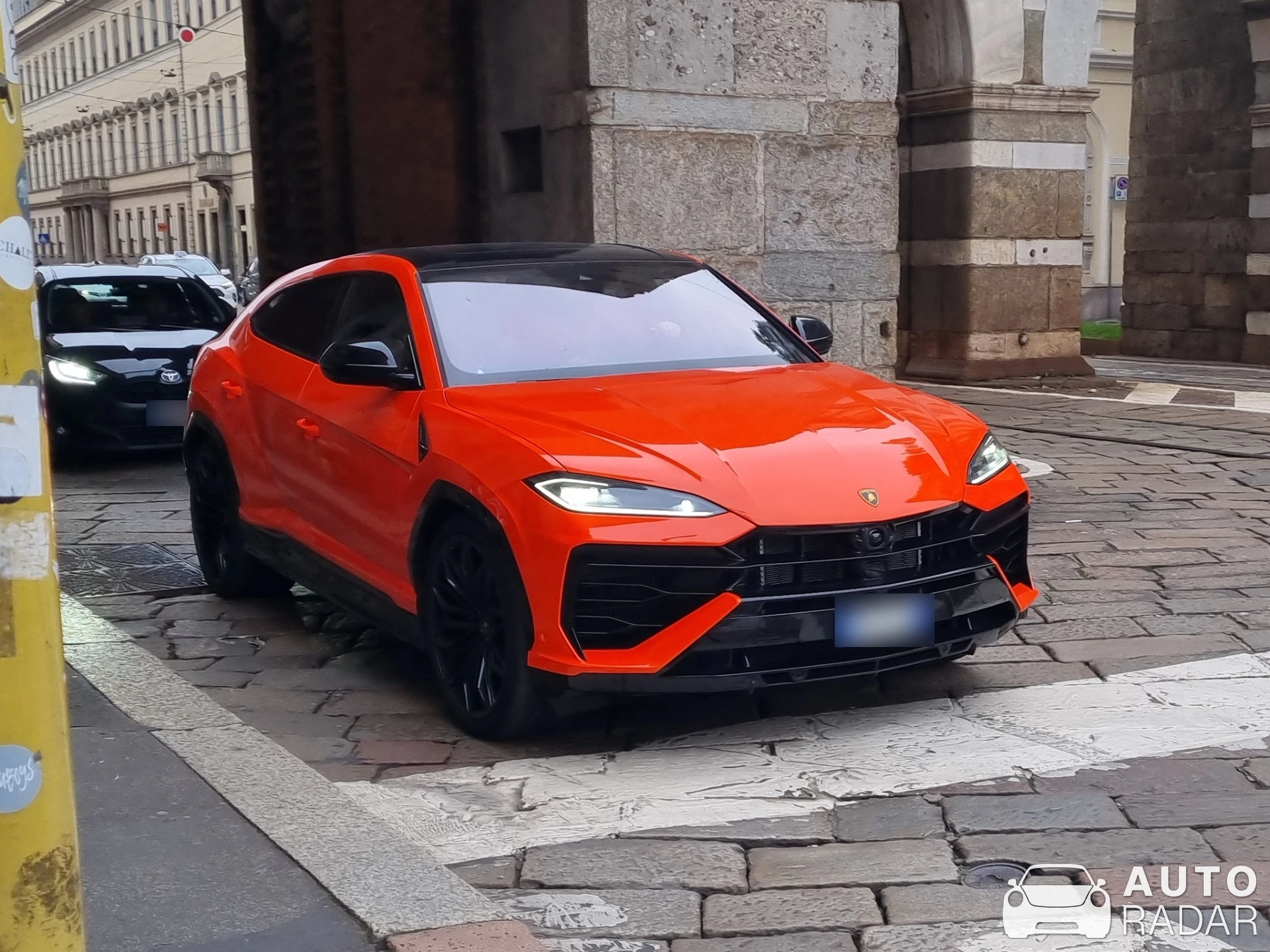 Lamborghini Urus SE spotted in Milano, Italy