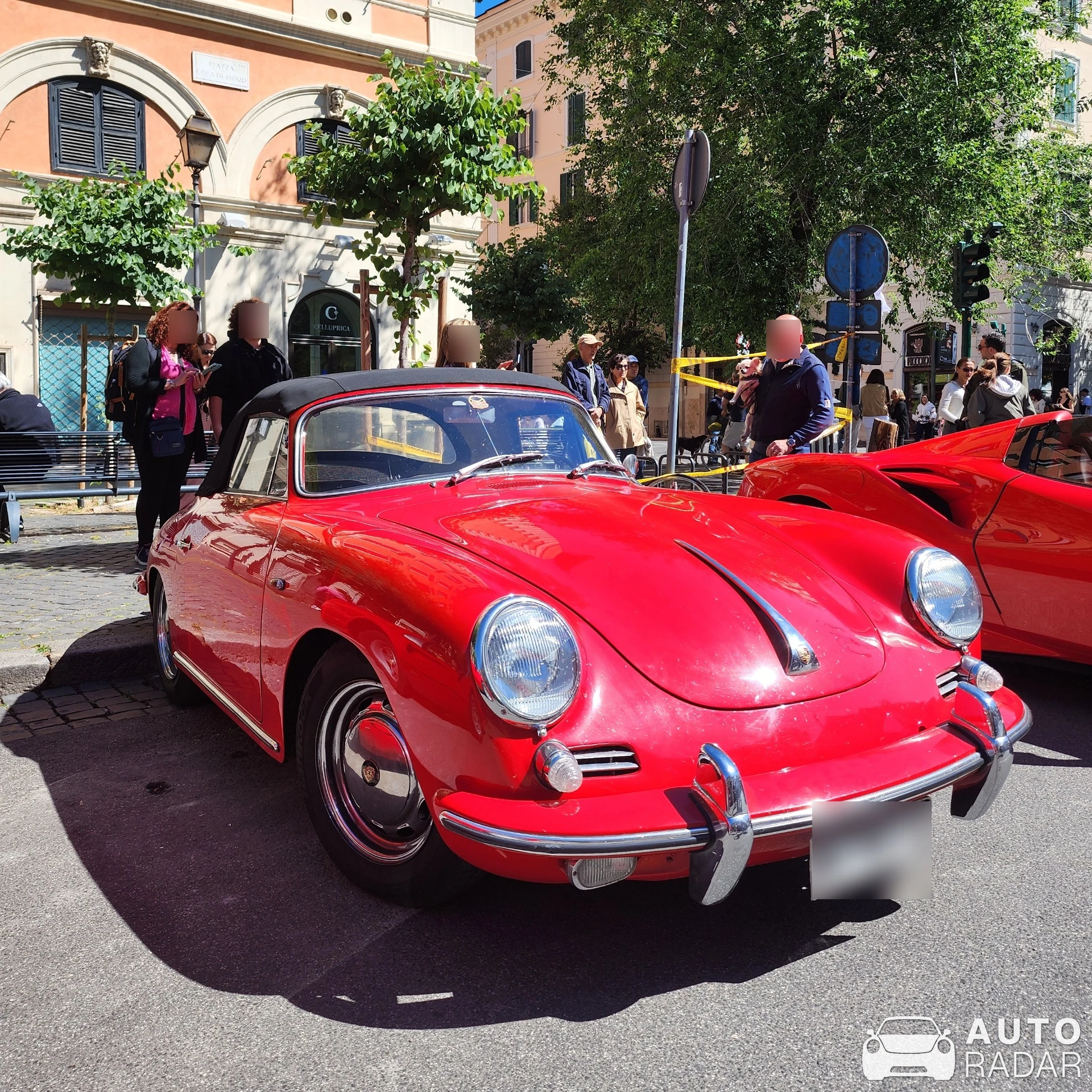 Porsche 356 C spotted in Roma