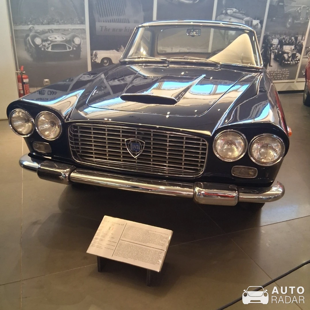 Lancia Flaminia GT 3C spotted in Athina, Greece
