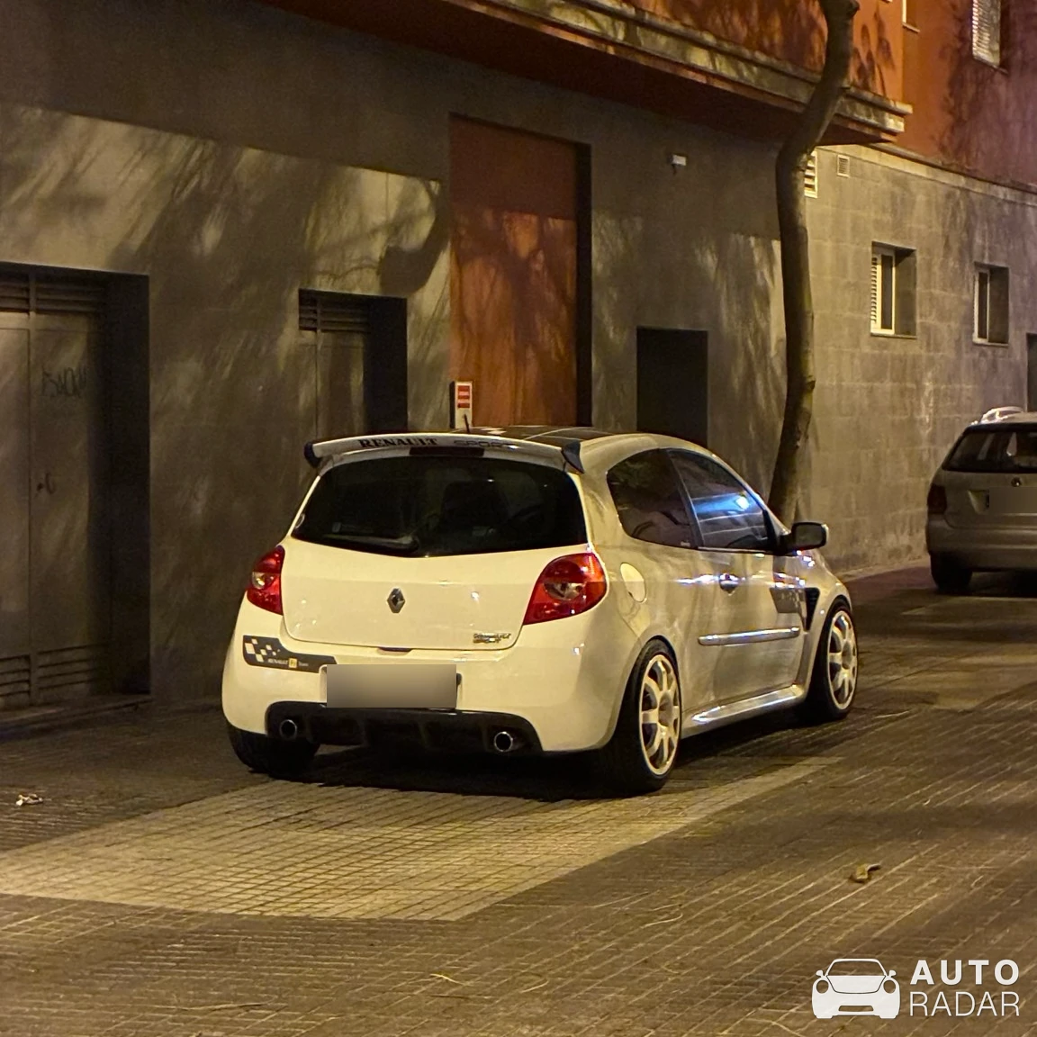 Renault Clio RS F1 Team R27 spotted in Tamaraceite
