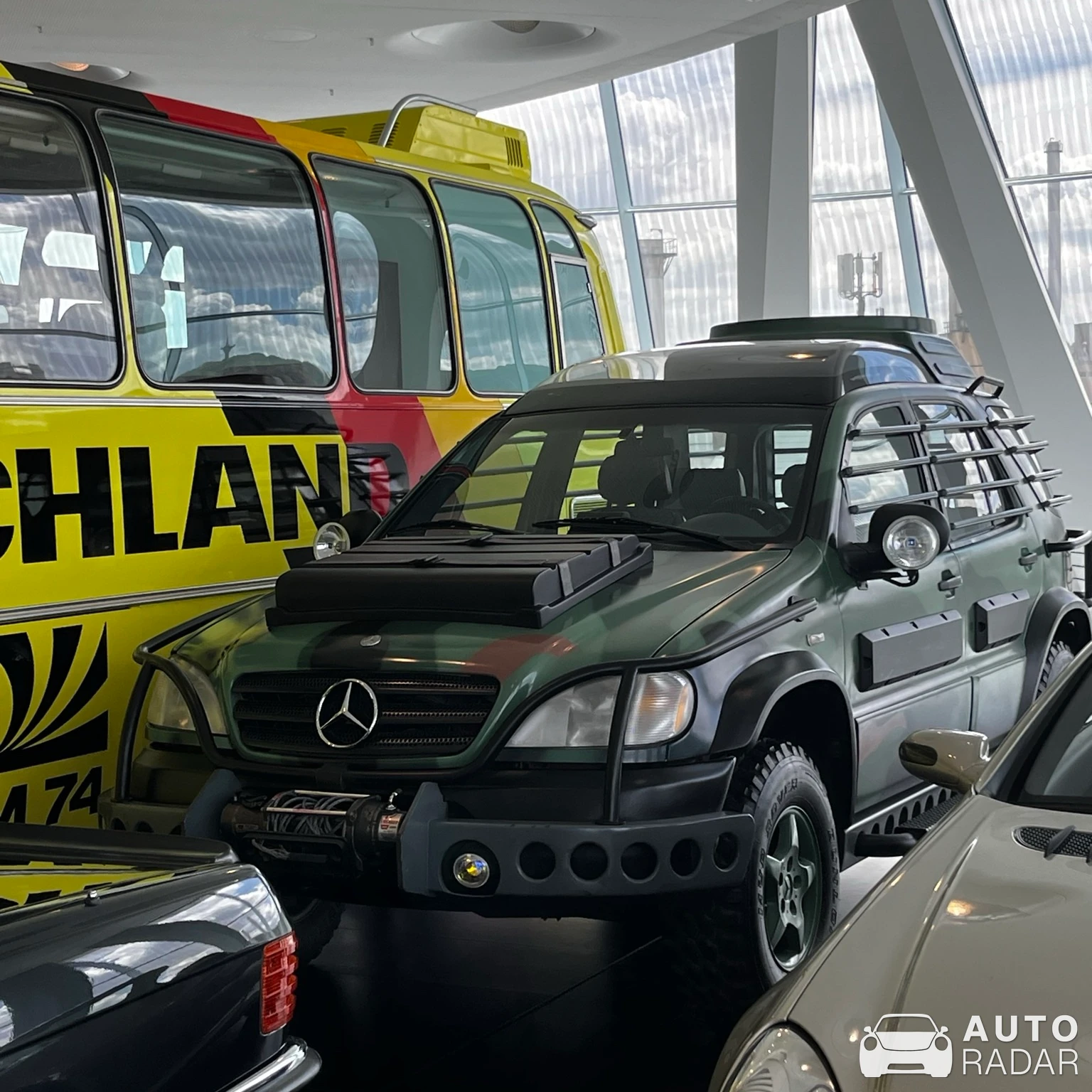 Mercedes-Benz ML 320 „Lost World Movie“ spotted in Stuttgart
