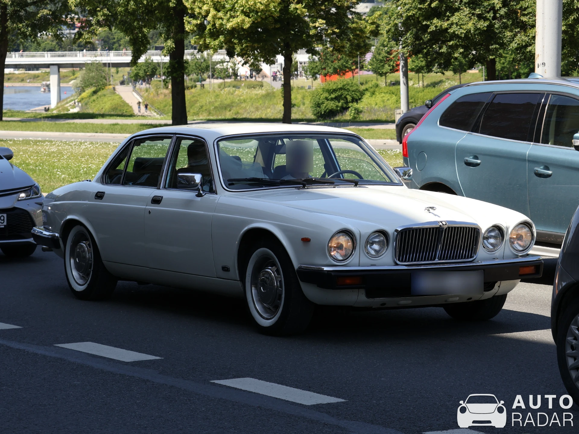 Jaguar XJ12 spotted in Vilnius