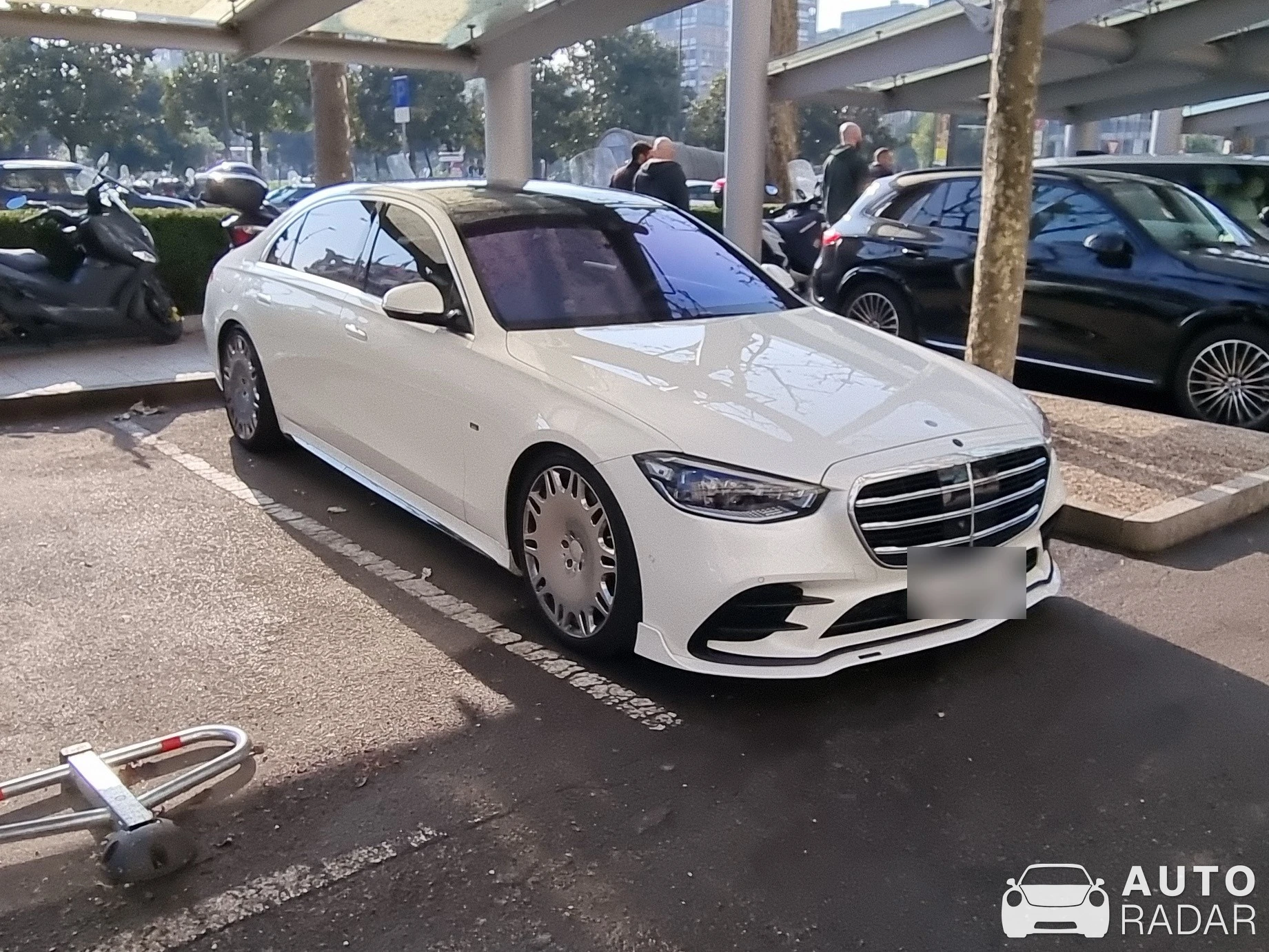 Mercedes-Benz Brabus B50 spotted in Milano