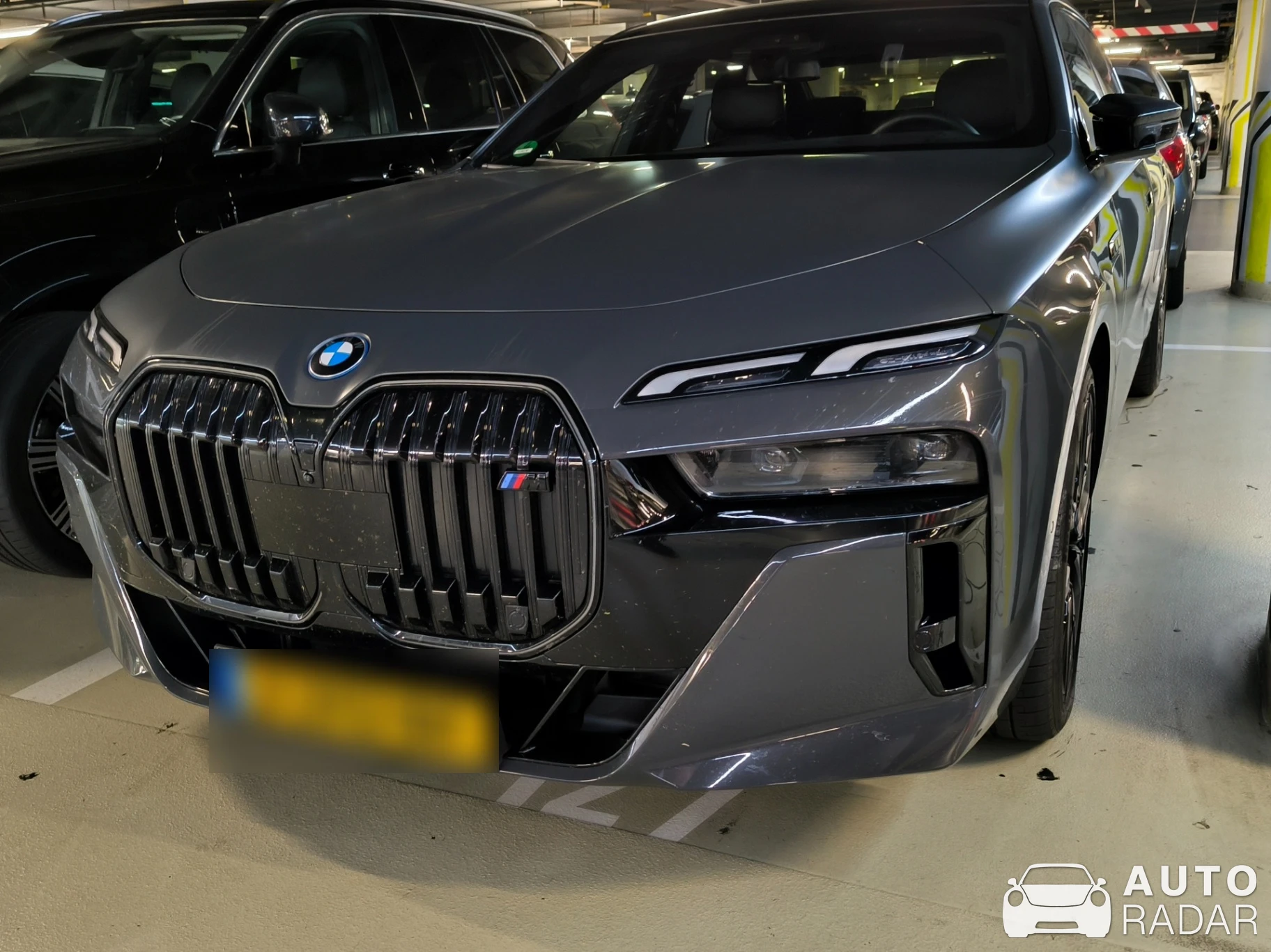 BMW M760e xDrive spotted in Praha 1, Czechia