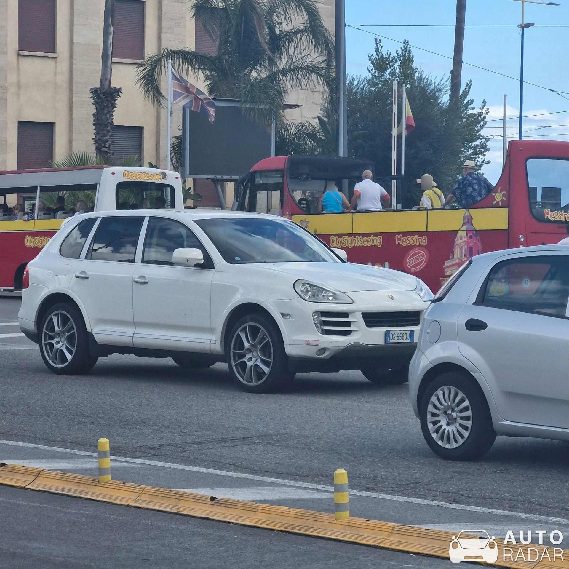 Porsche Cayenne spotted in Sicily, Italy