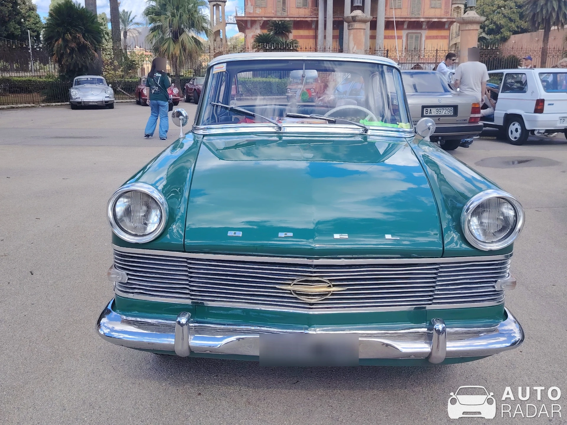 Opel Rekord P2 spotted in Palermo