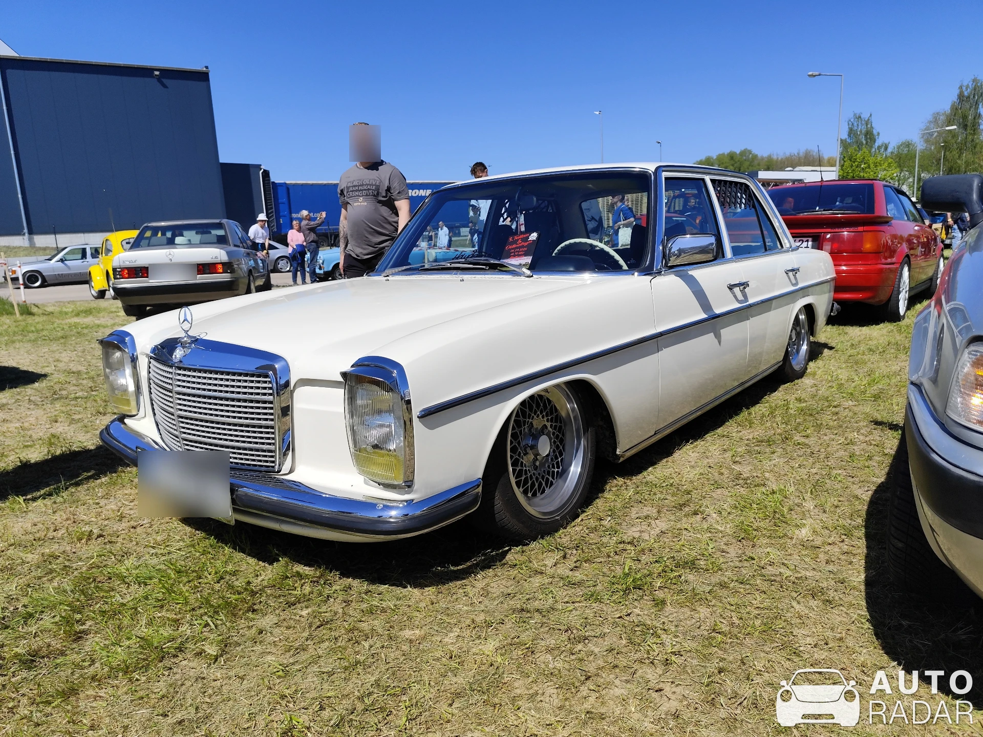 Mercedes-Benz 230E W114 spotted in Hartmannsdorf