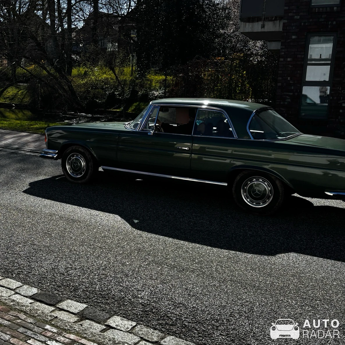Mercedes-Benz 280 SE spotted in Jever