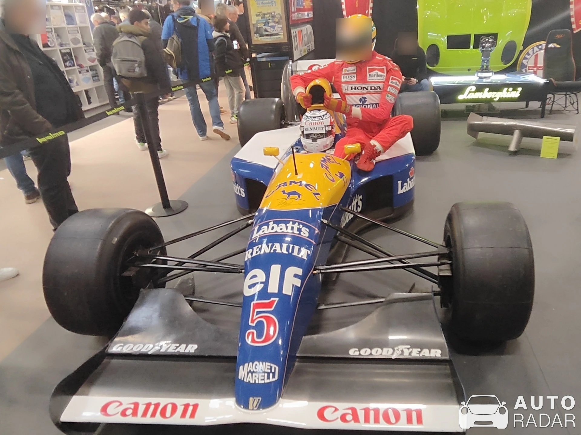 Williams FW15 spotted in Paris