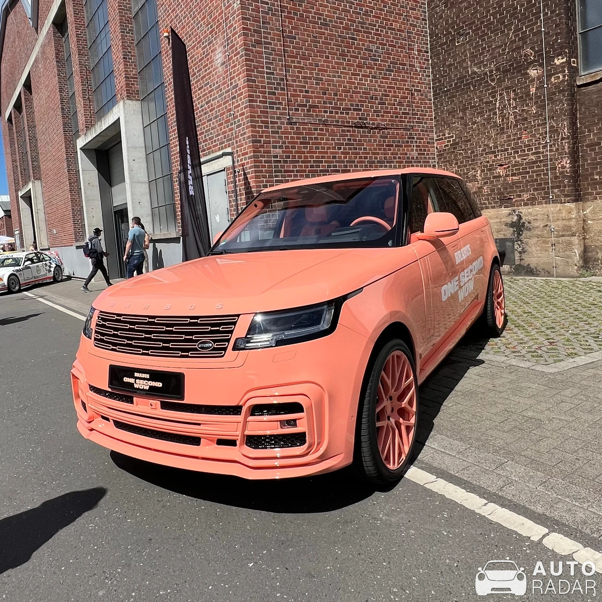 Brabus 600 PEETCH - Range Rover P530 spotted in Meerbusch