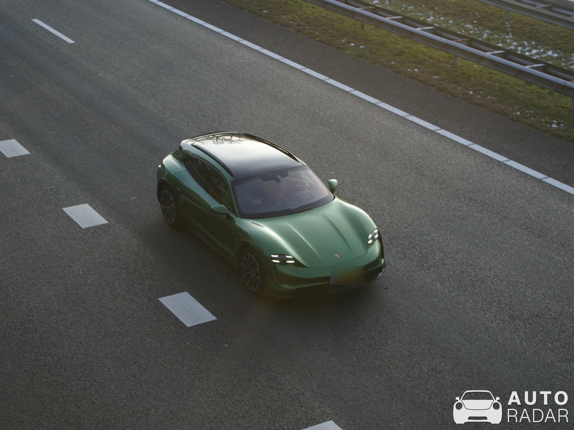 Porsche Taycan Turbo Cross Turismo spotted in Hengelo