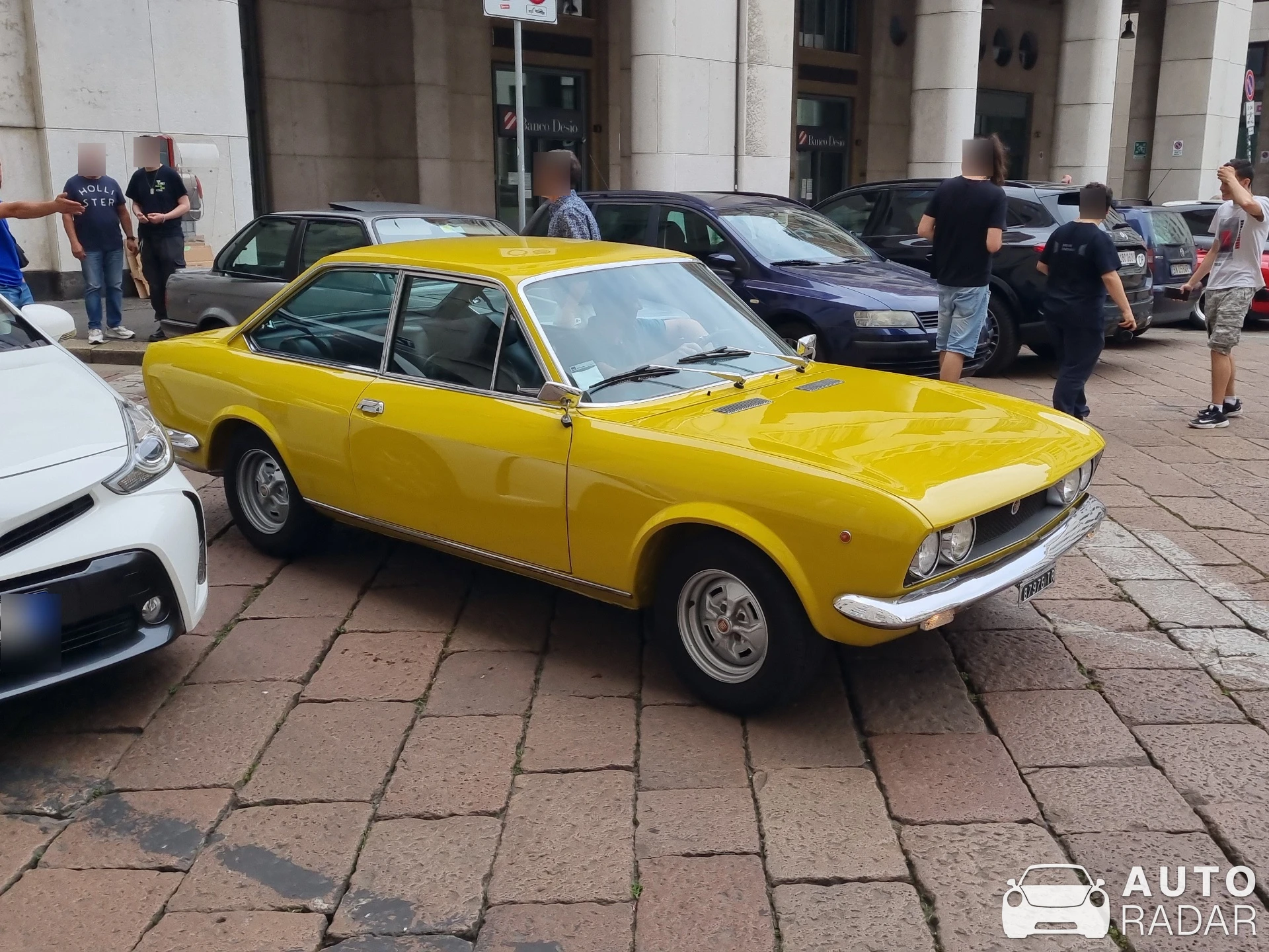 Fiat 124 Sport spotted in Milano, Italia