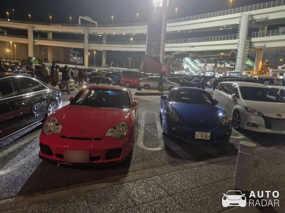 Porsche 996 GT2 spotted in Taito City, Japan