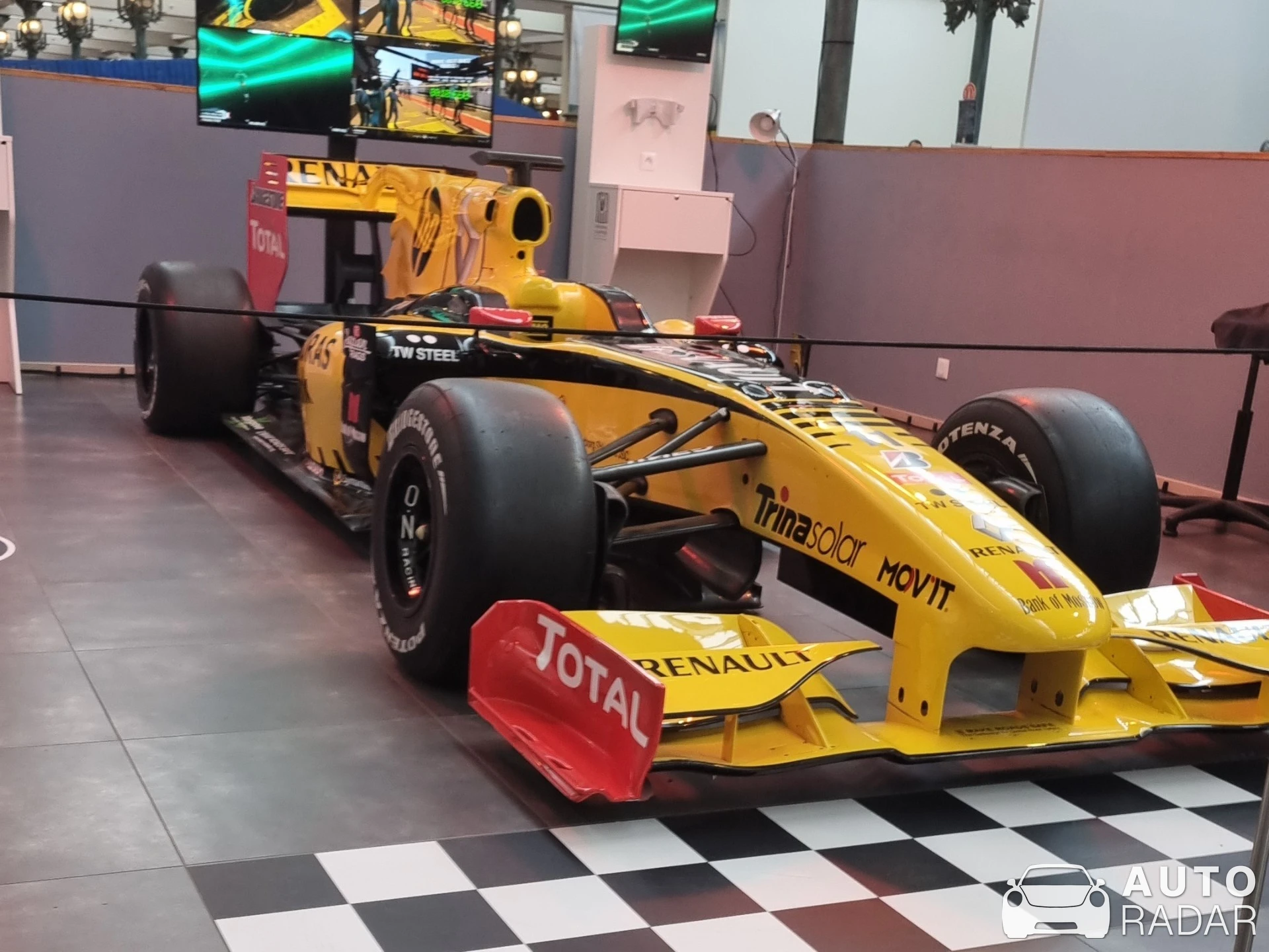 Renault F1 R30 spotted in Mulhouse