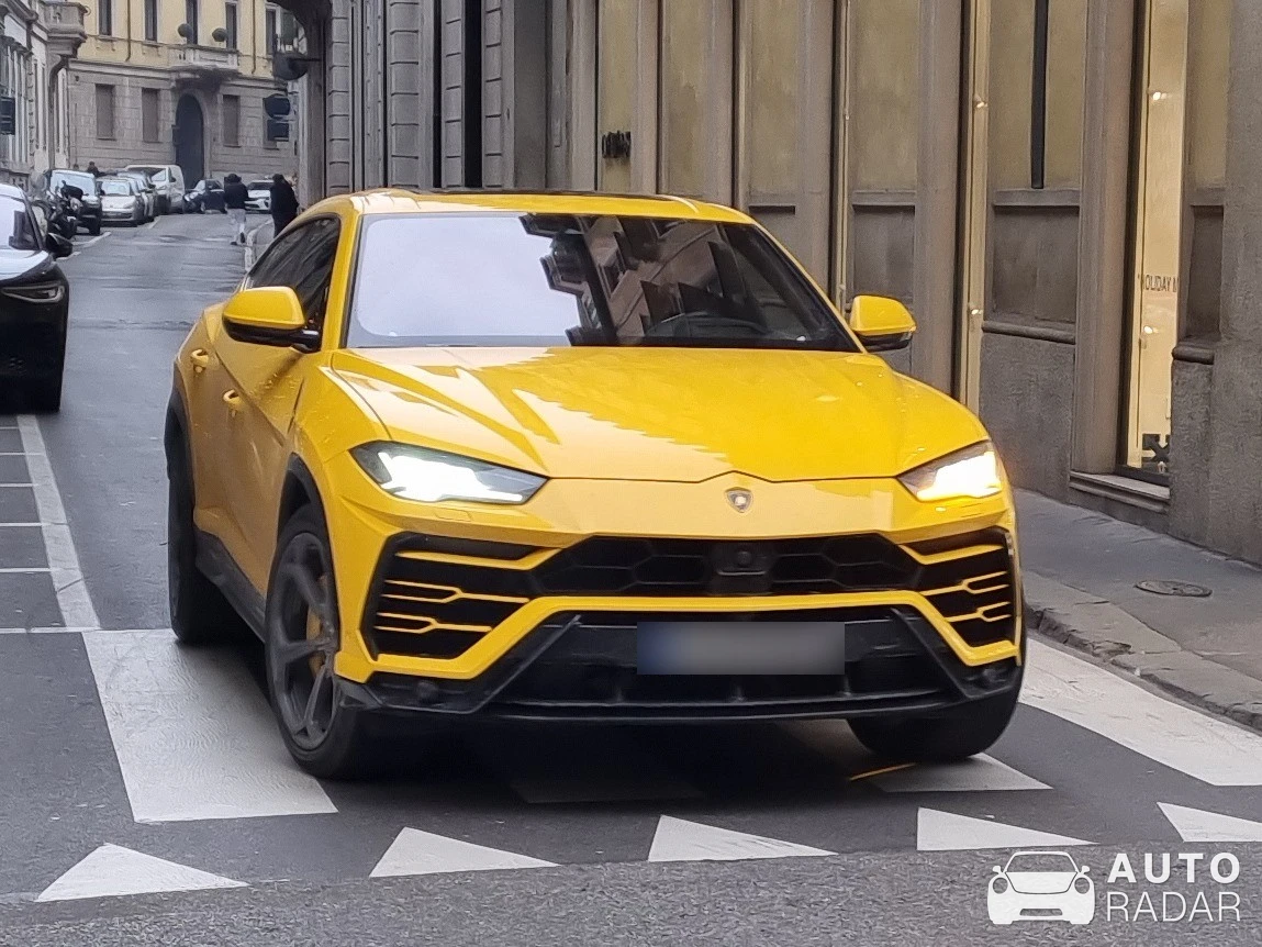 Lamborghini Urus spotted in Milano, Italia