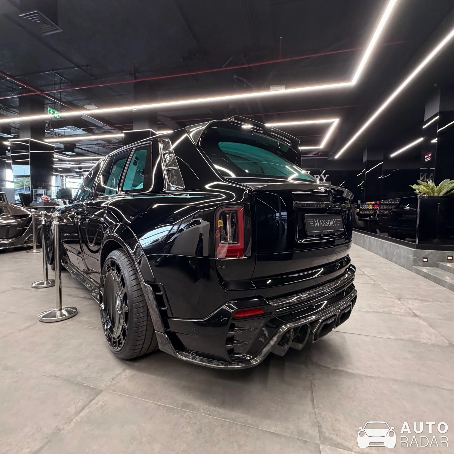 Rolls-Royce Cullinan Mansory spotted in دبي, Emirados Árabes Unidos