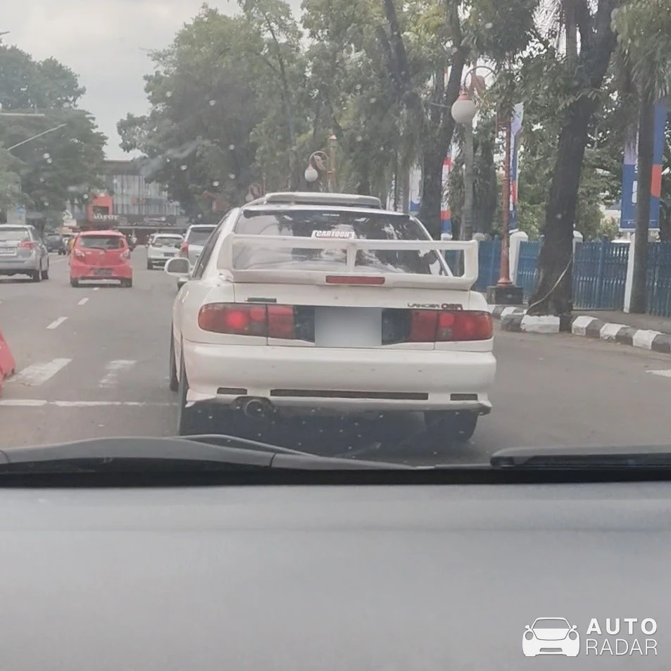 Mitsubishi Lancer Evolution VIII GSR spotted in Palembang