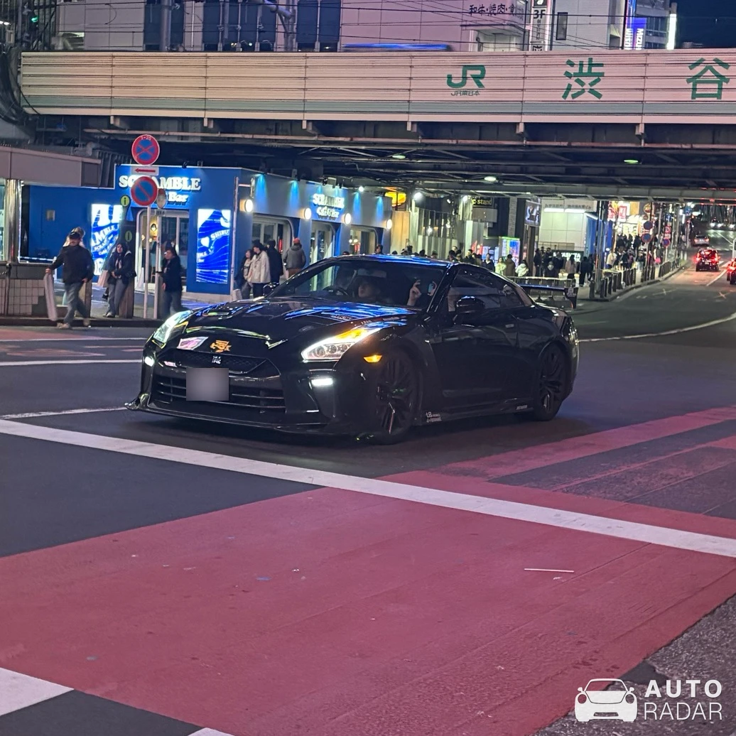 Nissan GT-R R35 Nismo spotted in Shibuya, Japani