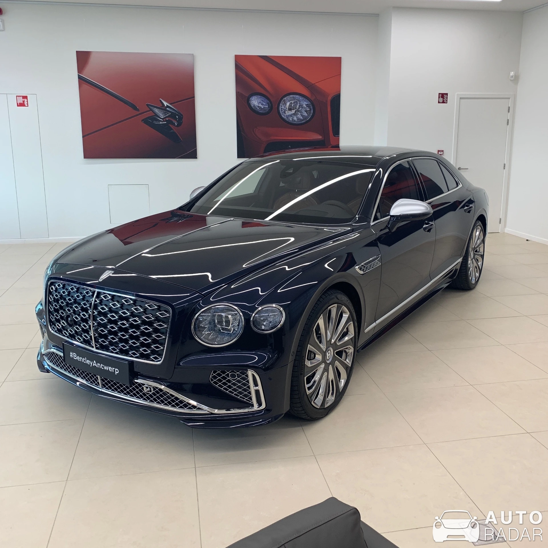 Bentley Flying Spur Hybrid spotted in Wommelgem, België