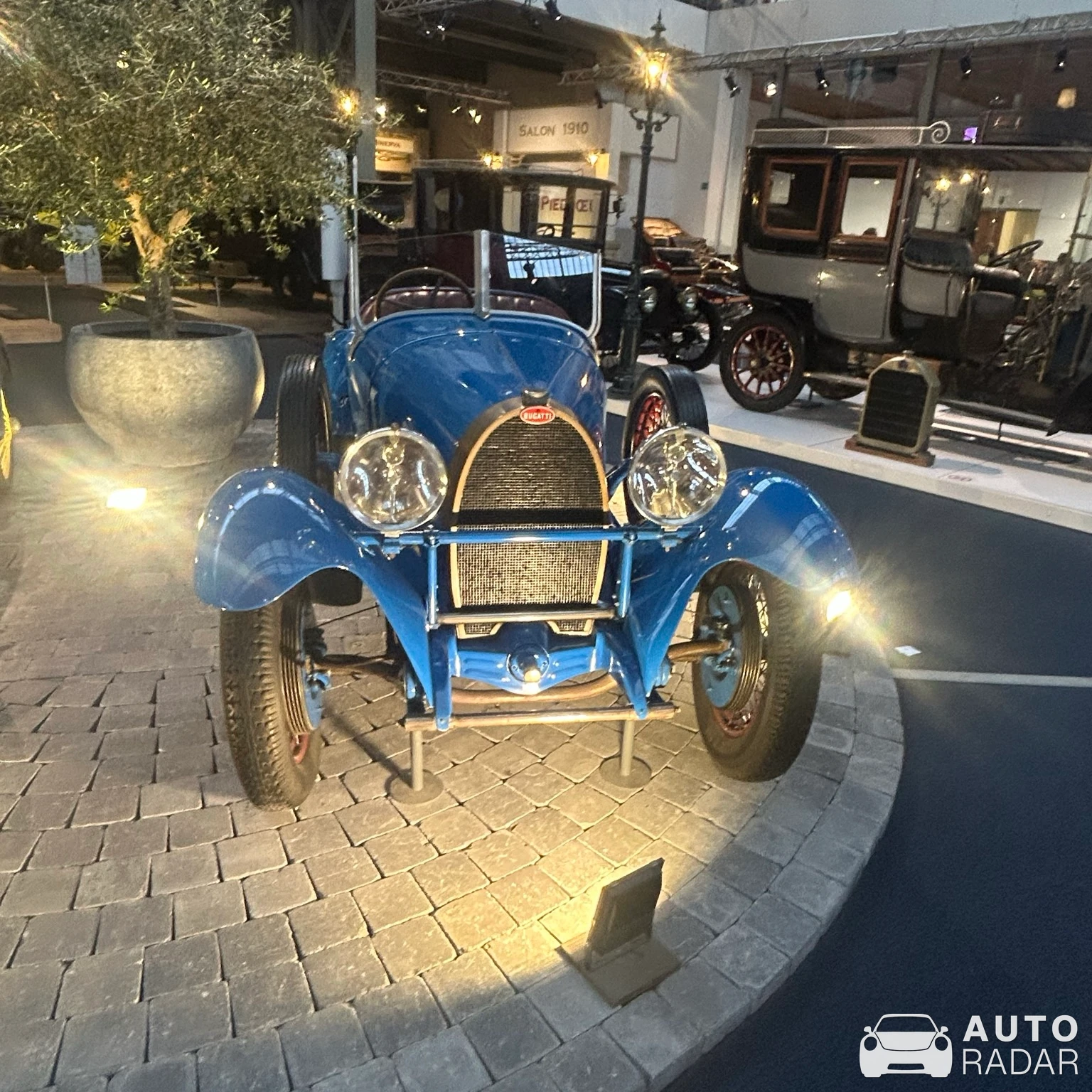 Bugatti Type 43 spotted in Bruxelles