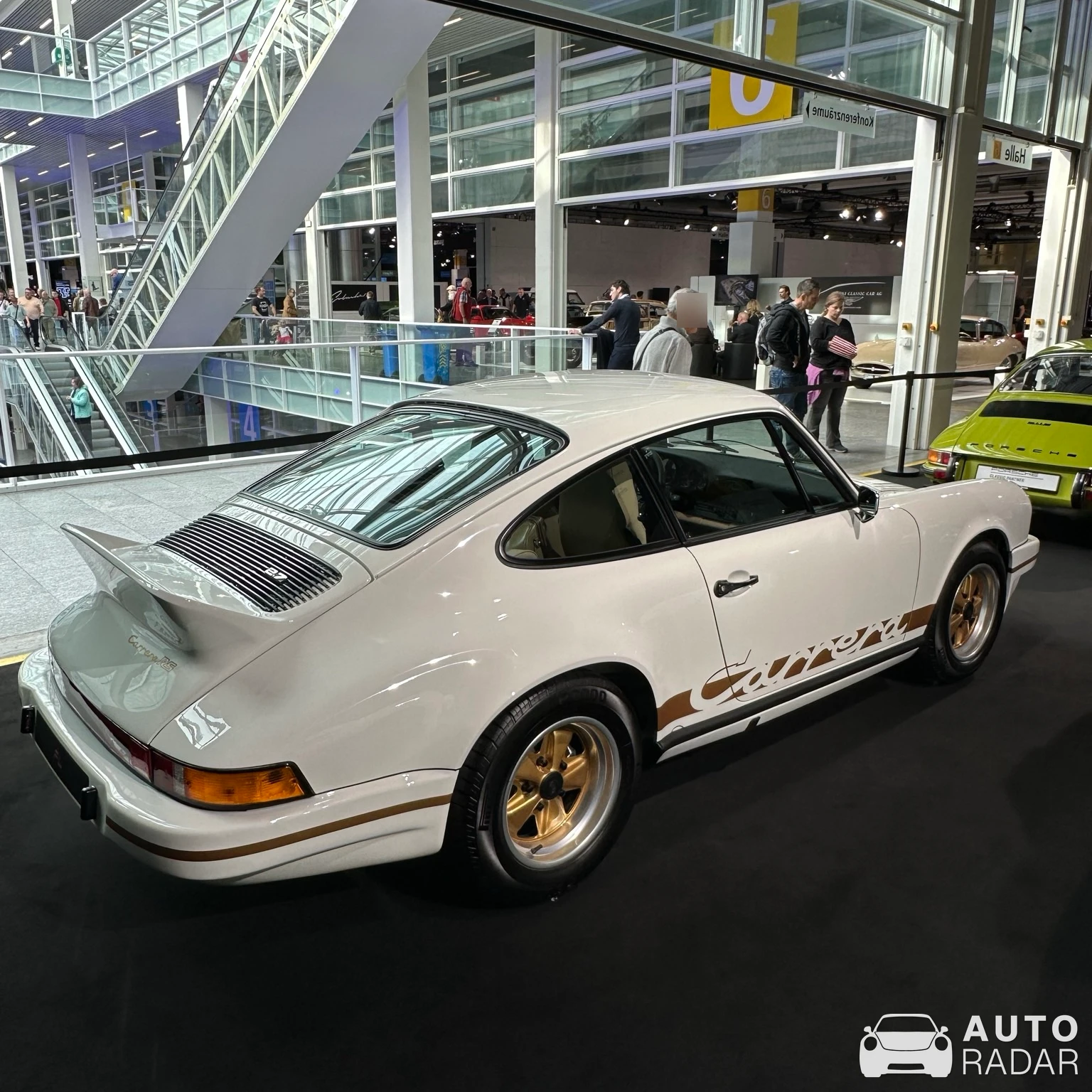 Porsche 911 Carrera 2.7 MFI spotted in Zürich