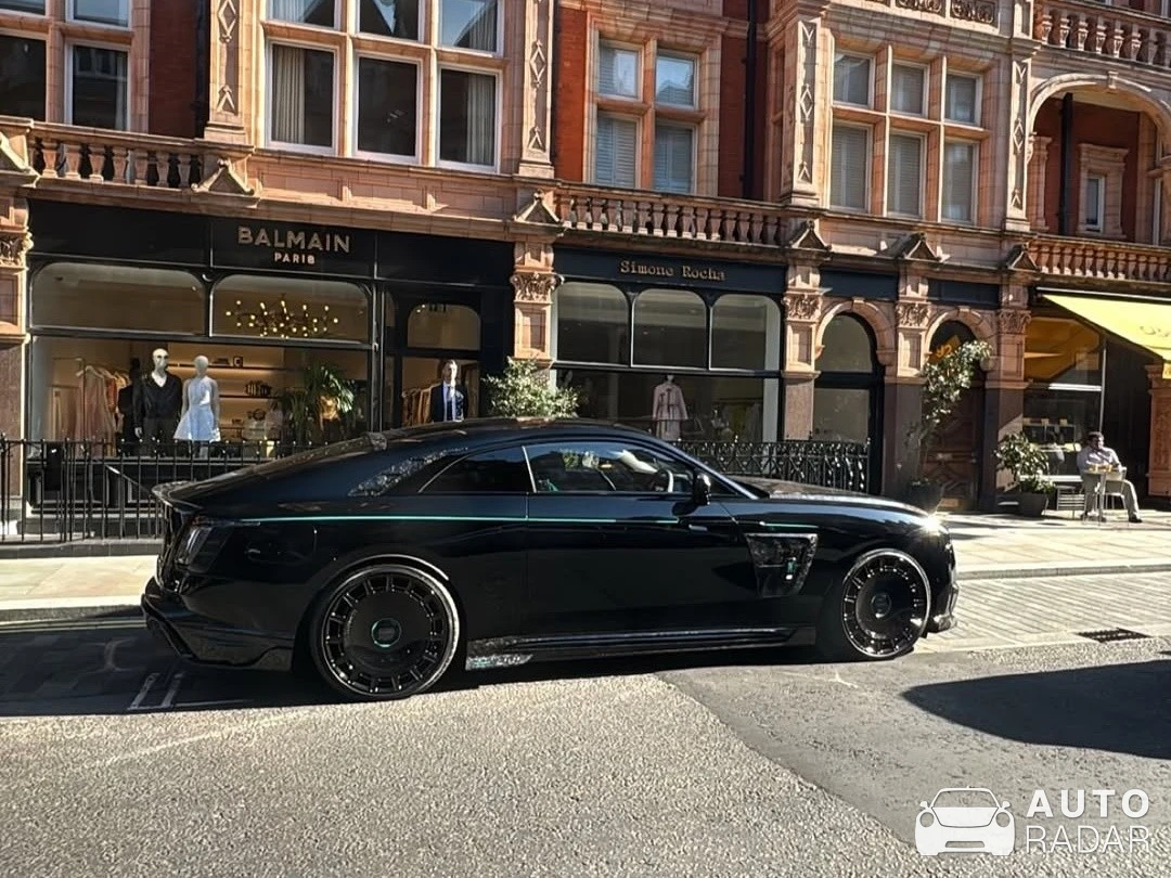 Rolls-Royce Spectre Mansory spotted in London