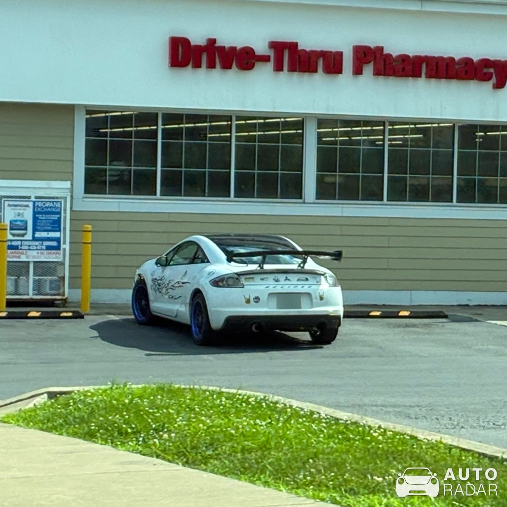 Mitsubishi Eclipse spotted in Garden City