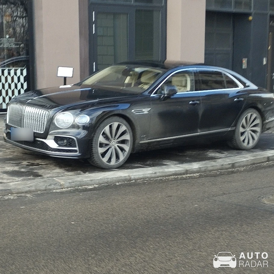 Bentley Flying Spur Hybrid spotted in Budapest, Hungary